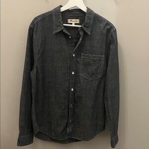Madewell “Perfect Shirt” Denim Casual Button Down Size Medium One Pocket Blue